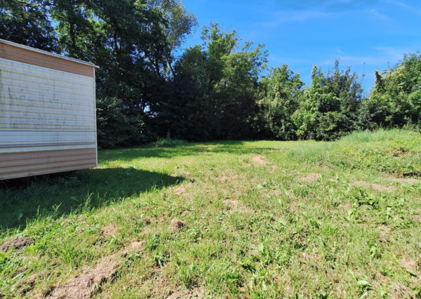 HORNÉ DRŽKOVCE – Mobilný dom s pozemkom pri potoku (790 m²)