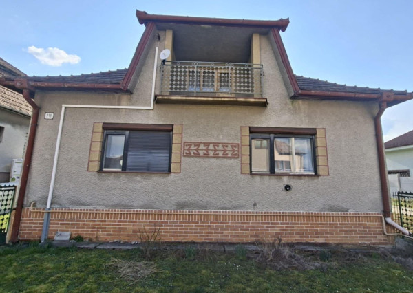 Na predaj rodinný dom vhodný na rekonštrukciu v obci Dežerice