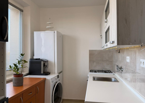 Na prenájom 3 izbový s 2 balkónmi na sídlisku JUH v Malackách