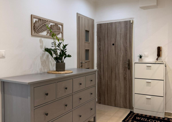 Na prenájom 3 izbový s 2 balkónmi na sídlisku JUH v Malackách