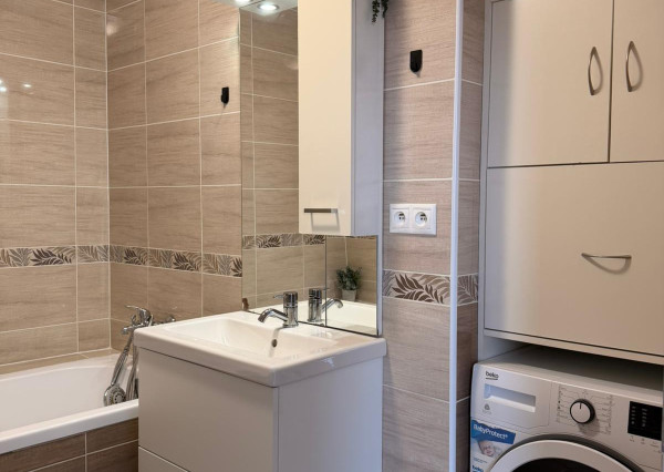 Na prenájom 3 izbový s 2 balkónmi na sídlisku JUH v Malackách