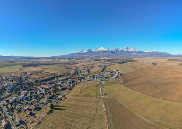 Na predaj pozemok s výhľadom na Tatry v obci Mlynica