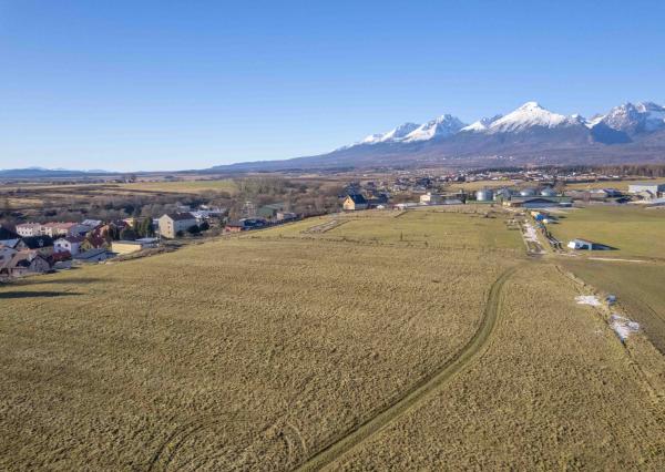 Na predaj pozemok s výhľadom na Tatry v obci Mlynica