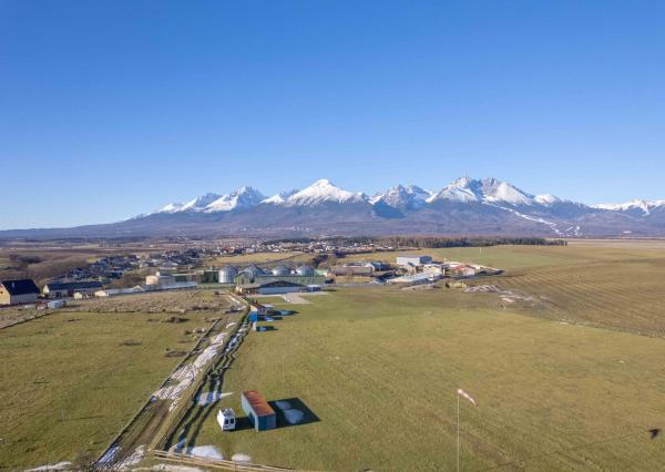 Na predaj pozemok s výhľadom na Tatry v obci Mlynica