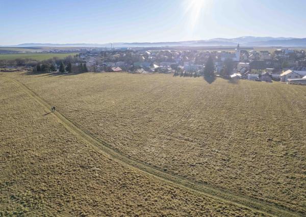 Na predaj pozemok s výhľadom na Tatry v obci Mlynica