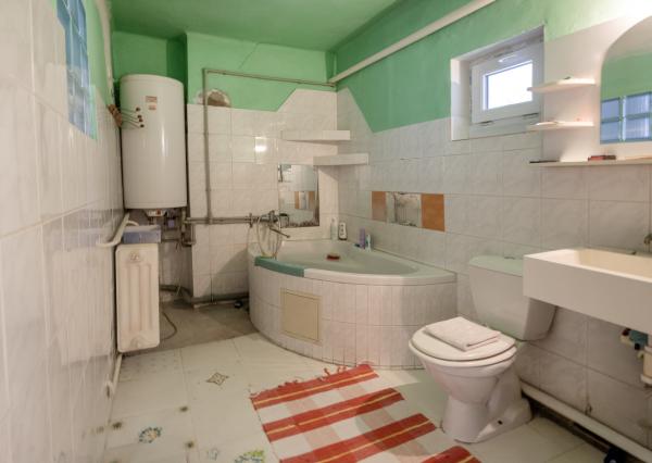 Na predaj rodinný dom s rozľahlým pozemkom v obci Blahová