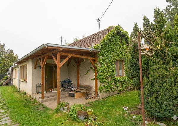 Na predaj rodinný dom s rozľahlým pozemkom v obci Blahová