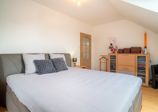 Na predaj zariadený dvojpodlažný rodinný dom kúsok od Serede