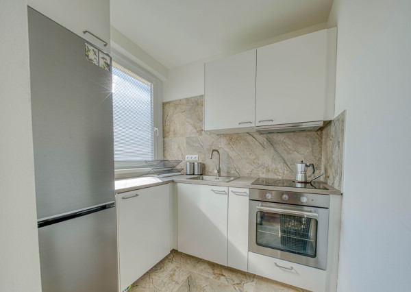 Na prenájom kompletne zariadený 2-izbový byt v Petržalke