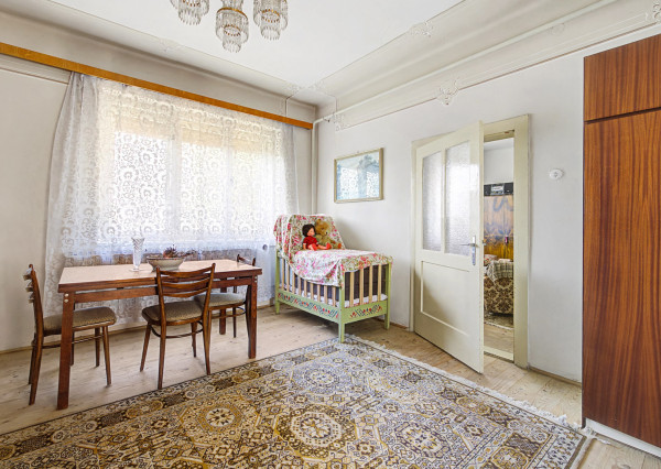 Na predaj dom s veľkým potenciálom v Dlhej nad Váhom - Šaľa