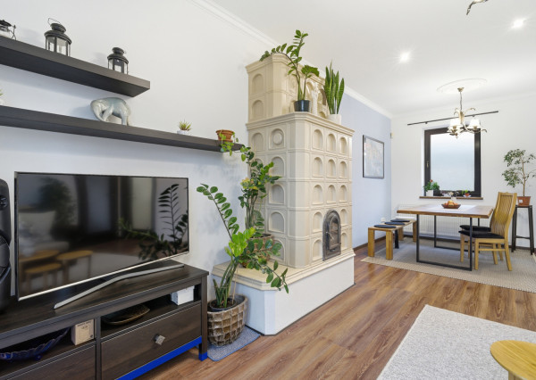 Na predaj rodinný dom s veľkorysým pozemkom v obci Kyselica