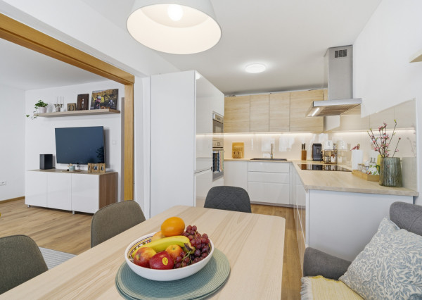 Na predaj 4-izbový byt v centre Stupavy