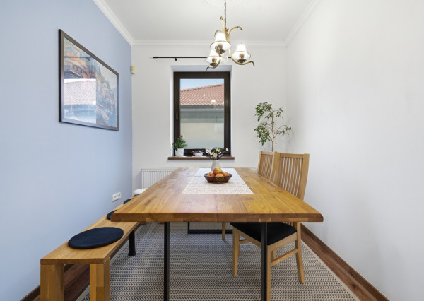 Na predaj rodinný dom s veľkorysým pozemkom v obci Kyselica