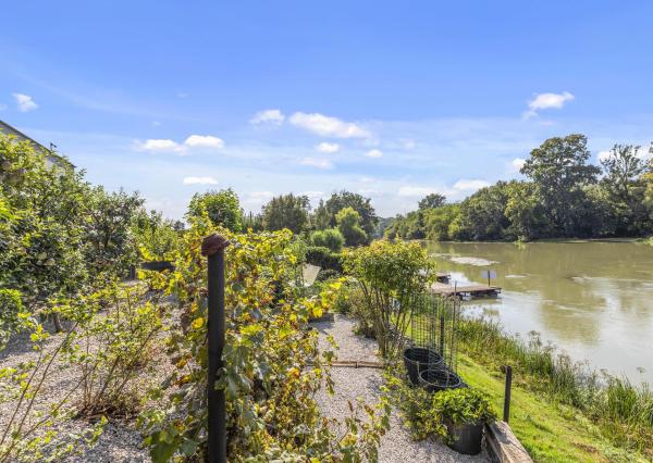 Na predaj penzión pre podnikanie aj bývanie pri Malom Dunaji