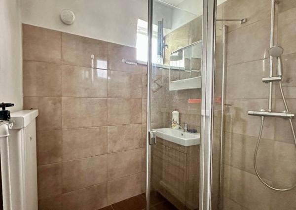 VIDEO, ZNÍŽENÁ CENA 10-izbový rodinný dom, ÚP 340m2, pozemok 638m2