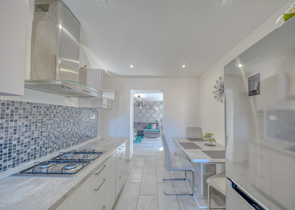 Na predaj kompletne zrekonštruovaný byt s balkónom v Hlohovci