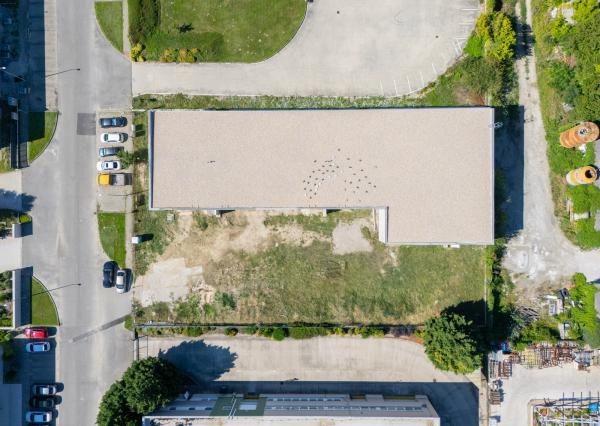 Na predaj novostavba haly s výbornou dostupnosťou v priemyselnej časti Šamorína určená na výrobu a skladovanie