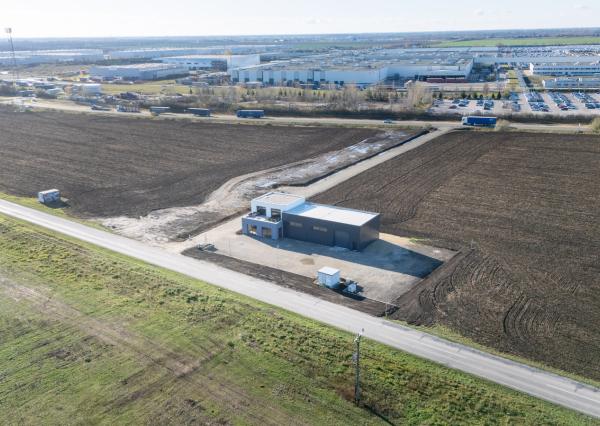 Na predaj administratívno-skladový objekt pri Trnave, v obci Zavar