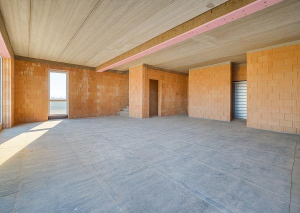 Na predaj administratívno-skladový objekt pri Trnave, v obci Zavar