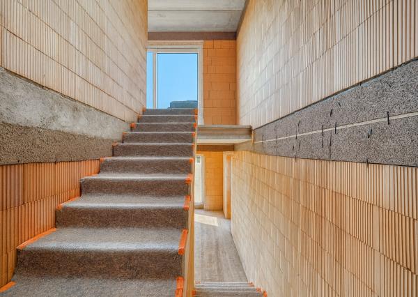 Na predaj administratívno-skladový objekt pri Trnave, v obci Zavar