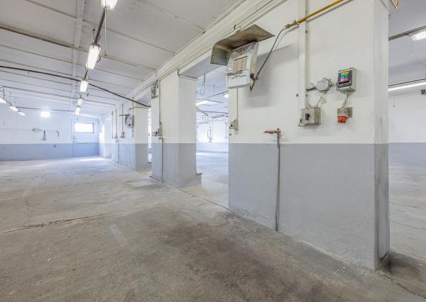 Na predaj výrobná hala s administratívnou časťou pri Lučenci