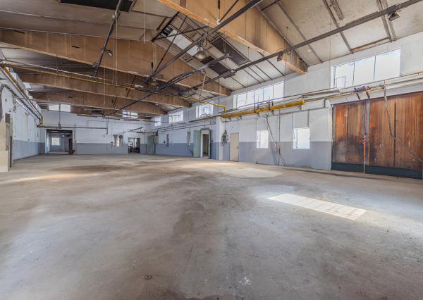 Na predaj výrobná hala s administratívnou časťou pri Lučenci