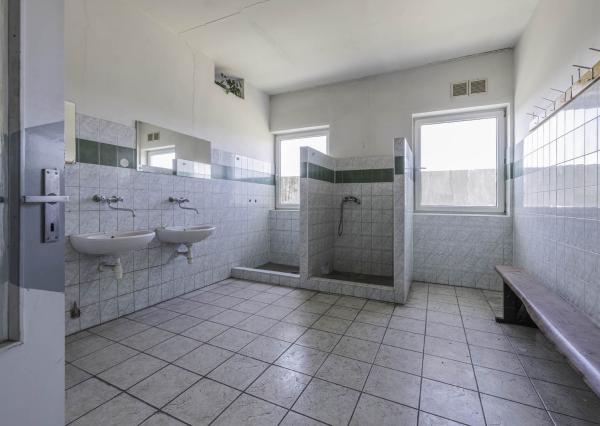 Na predaj výrobná hala s administratívnou časťou pri Lučenci