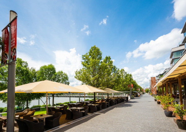 Prenájom - 3i byt s terasou a parkovacím státím v Eurovea