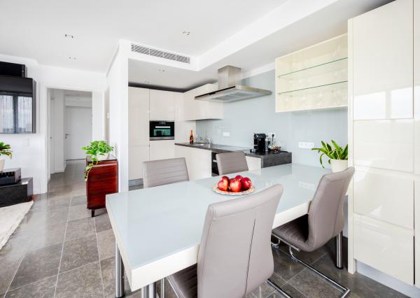 Prenájom - 3i byt s terasou a parkovacím státím v Eurovea