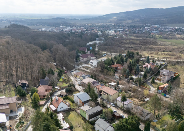 Výnimočné bývanie pod lesom - 5-izbový rodinný dom Limbach so záhradou