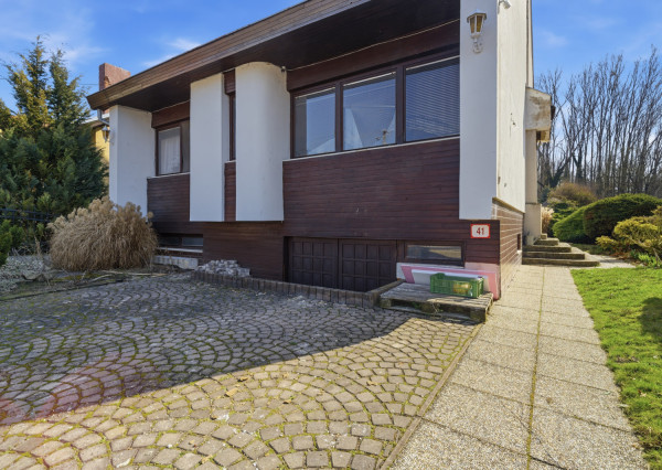 Na predaj 5-izbový rodinný dom v Hamuliakove