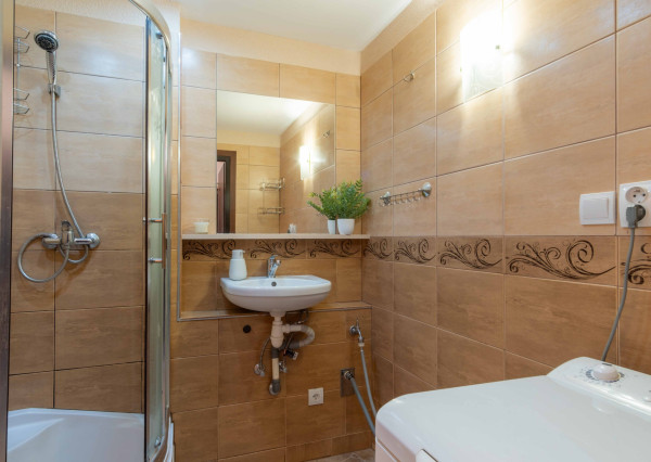 Na prenájom zariadený 2- izbovvý byt v Levoči