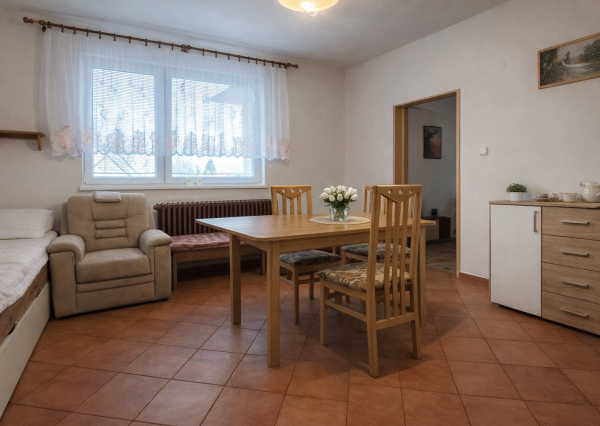 Na predaj čiastočne prerobený rodinný dom v obci Otrhánky