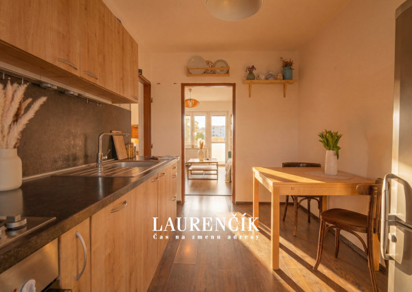 NA PREDAJ | 2 - IZBOVÝ BYT V TRENČÍNE  STROJÁRENSKÁ ULICA