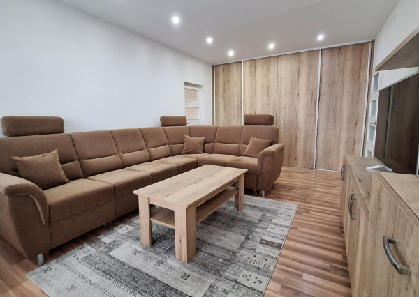 Na predaj čiastočne zariadený 2-izbový byt v Bánovciach nad Bebravou