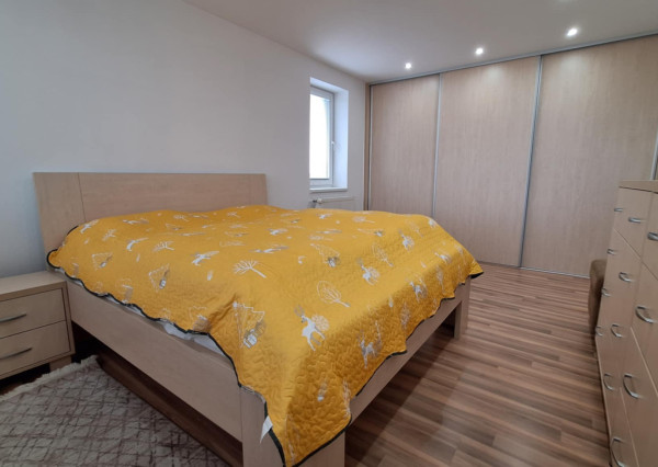 Na predaj čiastočne zariadený 2-izbový byt v Bánovciach nad Bebravou