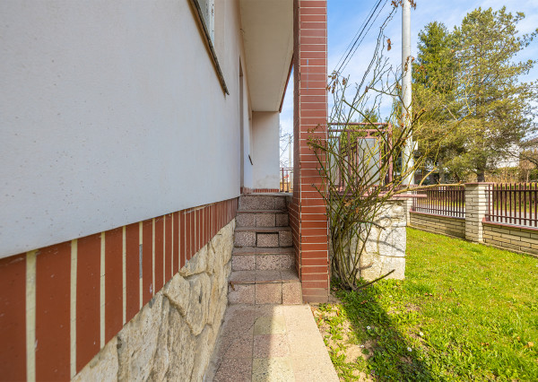 Na predaj viacgeneračný rodinný dom s potenciálom v Stropkove