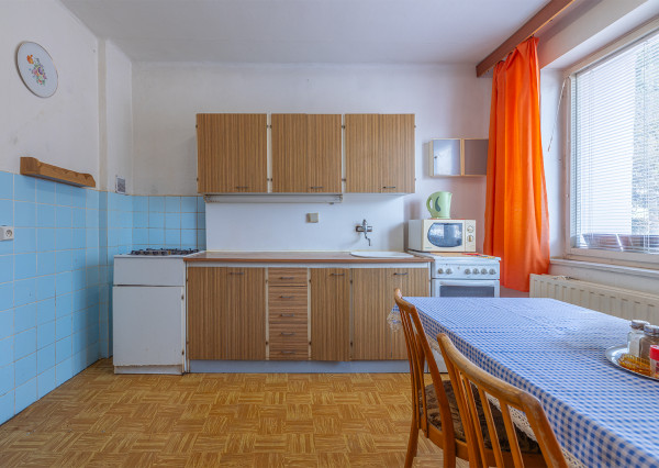 Na predaj viacgeneračný rodinný dom s potenciálom v Stropkove