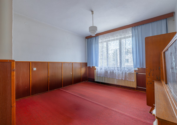 Na predaj viacgeneračný rodinný dom s potenciálom v Stropkove