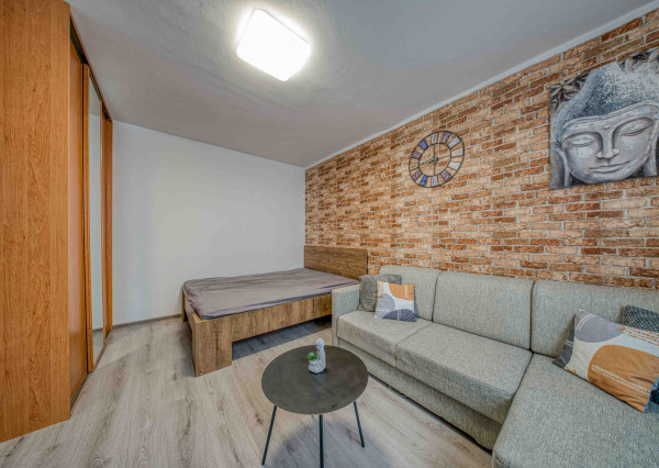 Na prenájom 1-izbový byt v Senci