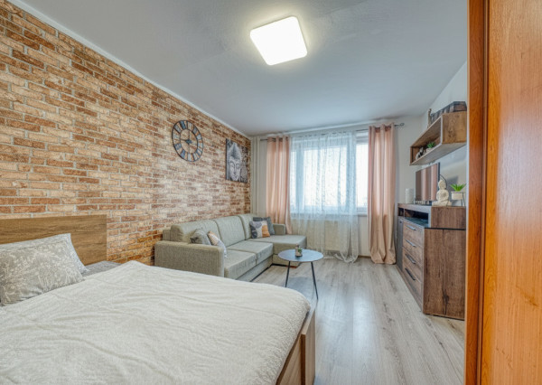 Na prenájom 1-izbový byt v Senci