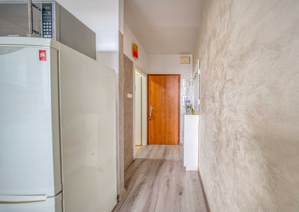 Na prenájom 1-izbový byt v Senci