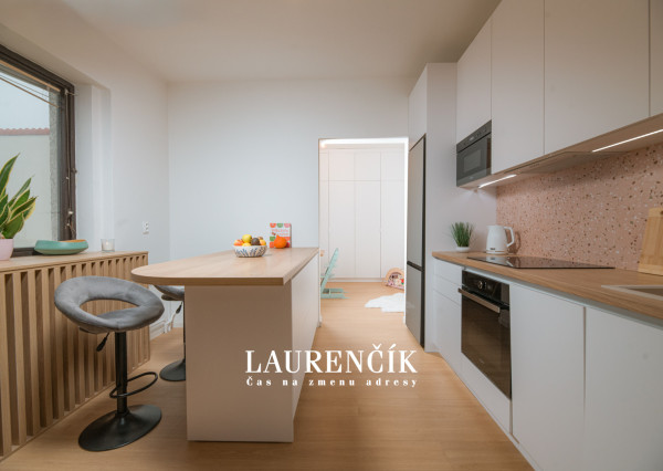 NA PREDAJ | RODINNÝ DOM VO VYHĽADÁVANEJ LOKALITE | TRENČÍN - KÚTY