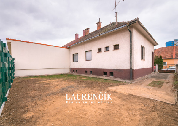 NA PREDAJ | RODINNÝ DOM VO VYHĽADÁVANEJ LOKALITE | TRENČÍN - KÚTY