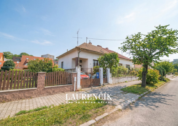 NA PREDAJ | RODINNÝ DOM V ŠIRŠOM CENTRE TRENČÍNA