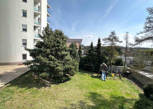 Na predaj reprezentatívny 6-izbový byt s garážou s výhľadom na Rakúsko