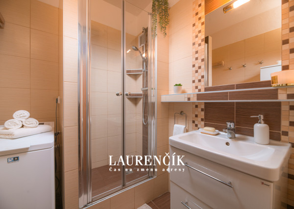 NA PREDAJ | 3 - IZBOVÝ BYT V TRENČÍNE - VÝCHODNÁ ULICA