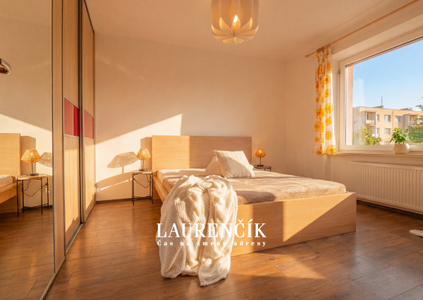 NA PREDAJ | 2 - IZBOVÝ BYT V TRENČÍNE  STROJÁRENSKÁ ULICA