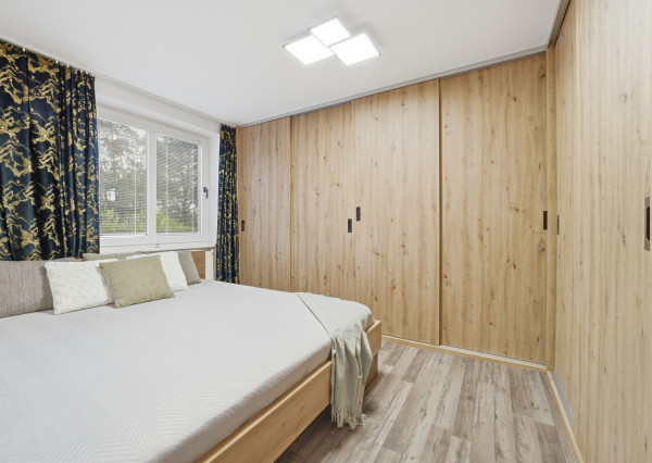 Na prenájom kompletne zariadený 2-izbový byt v Lozorne