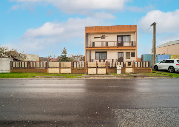 Na predaj samostatne stojaci rodinný dom v obci Veľké Leváre